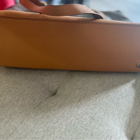 Michael Kors tote purse and wallet - Picture 4 of 5